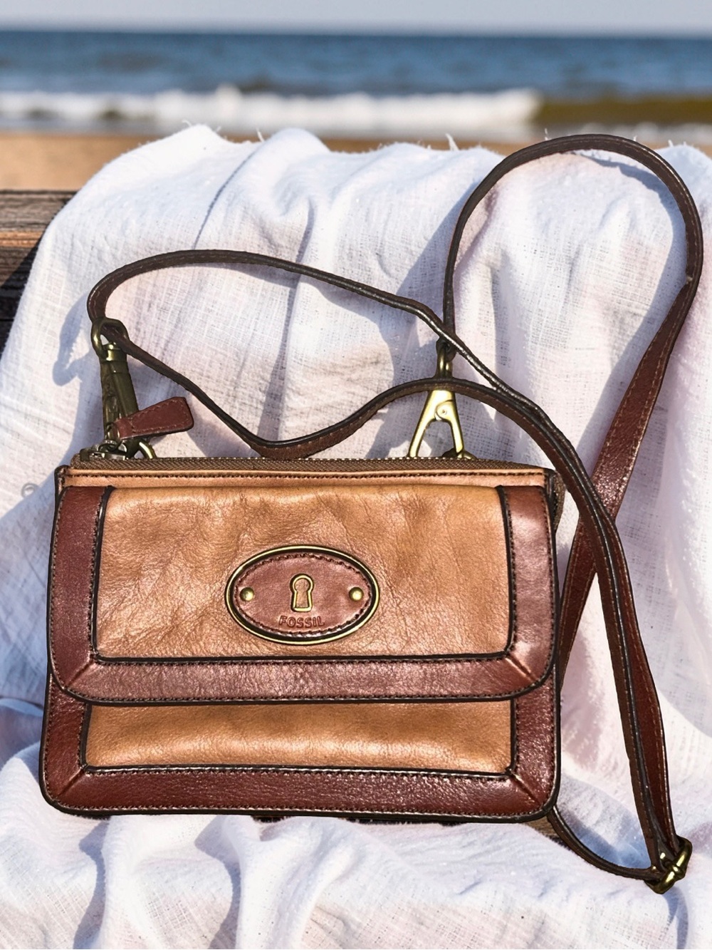 Fossil Leather Key Per VRI Crossbody Shoulder Bag Vtg Two Tone Maddox
